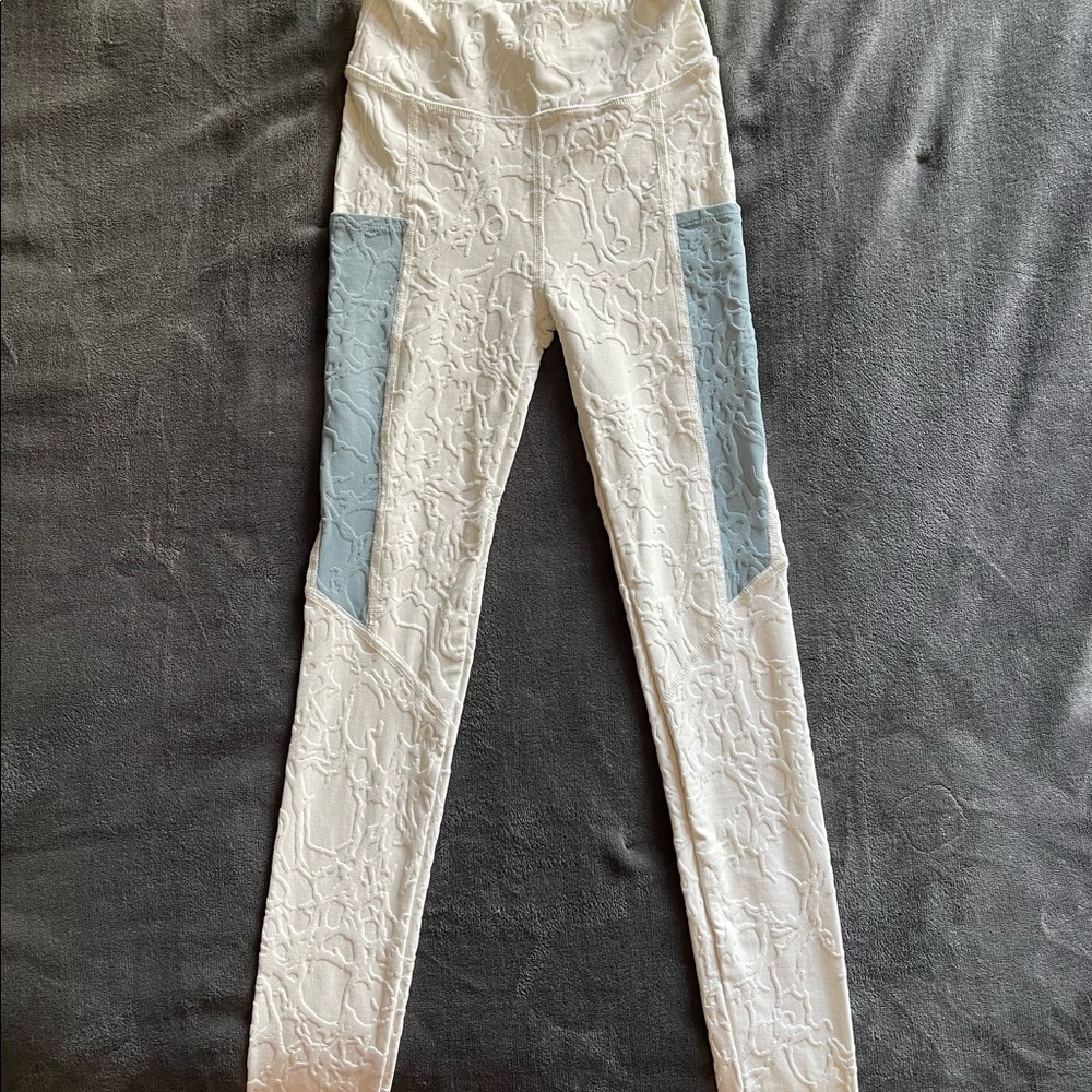 New WO Tags Twenty Montreal luxury leggings. Size XS